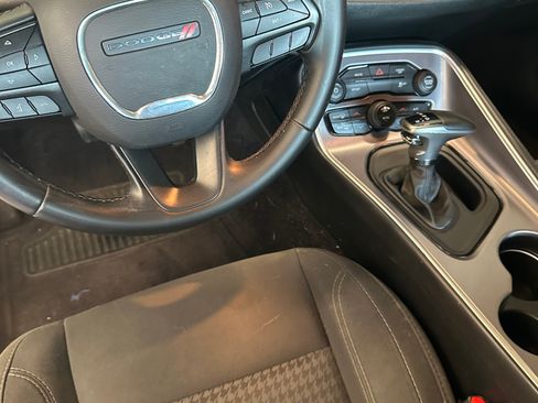 Used 2019 Dodge Challenger SXT RWD image 6