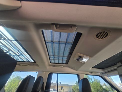 Used 2016 Land Rover LR4 HSE Silver Edition image 25