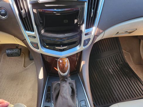 Used 2016 Cadillac SRX Luxury w/ Driver Awareness Package image 24