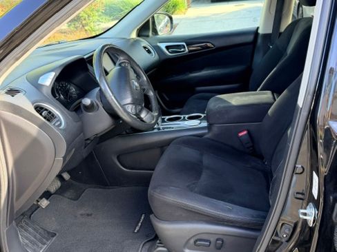 Used 2016 Nissan Pathfinder SV FWD image 6