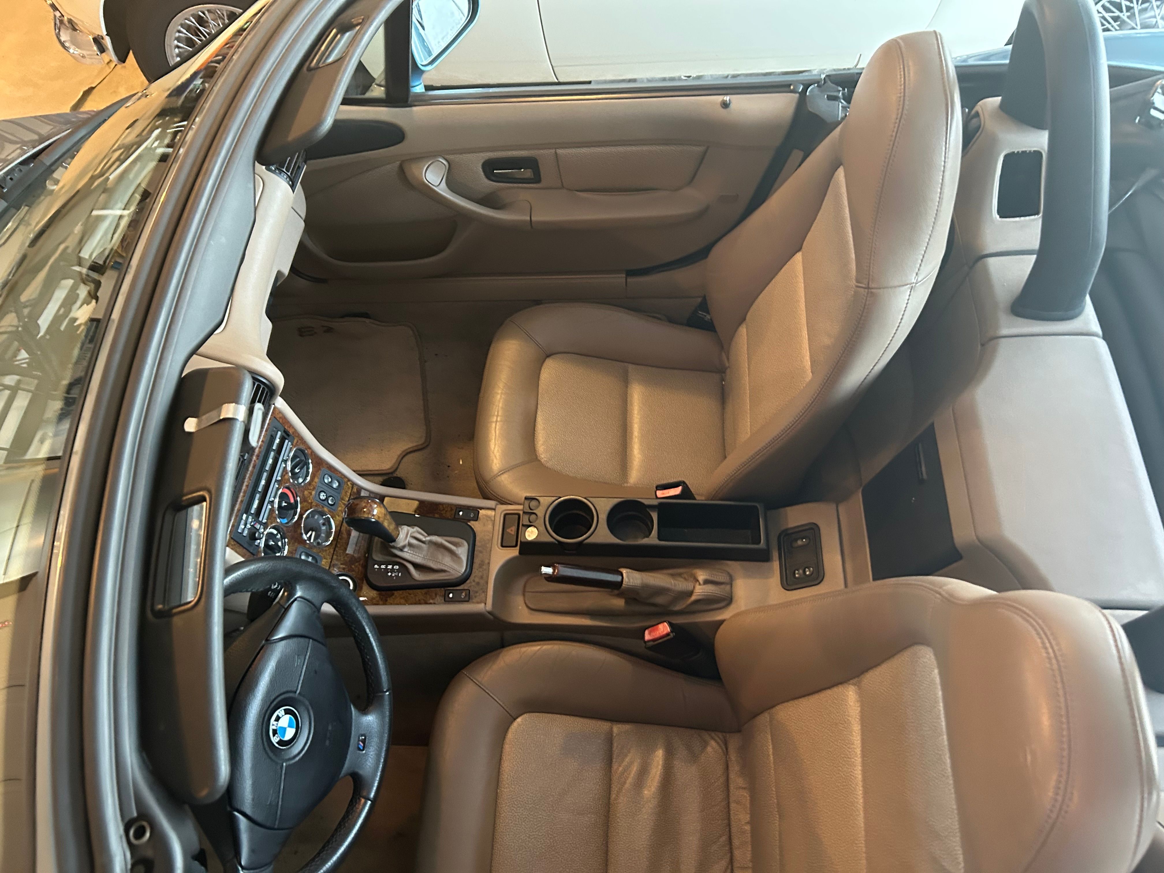 Used 2001 BMW Z3 3.0i RWD image 13