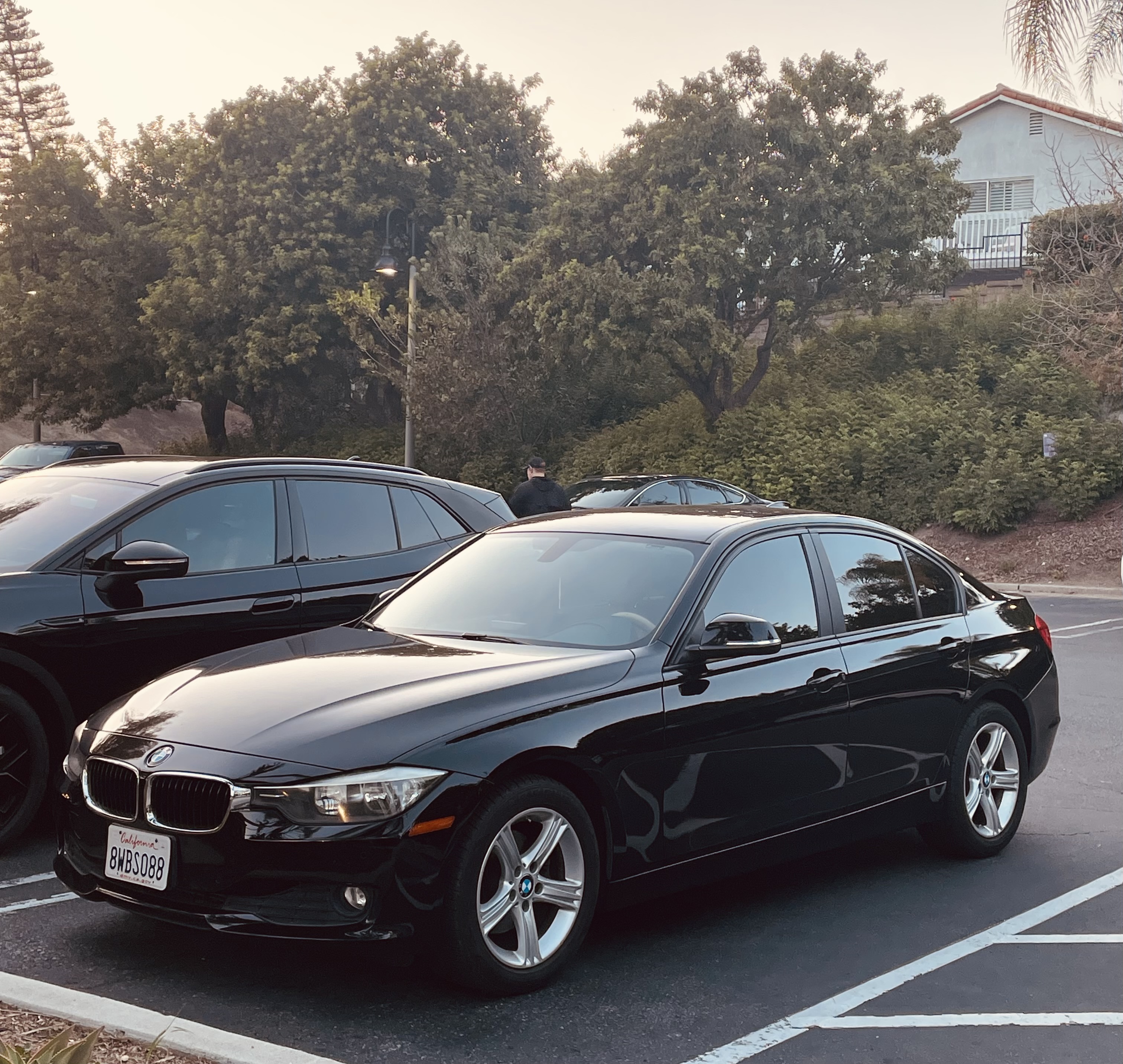 Used 2014 BMW 320i Sedan w/ Driver Assistance Package RWD image 2