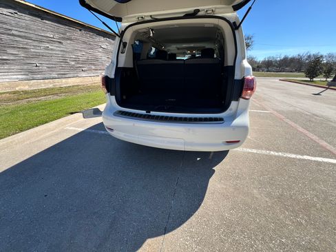 Used 2014 INFINITI QX80 4WD w/ Deluxe Touring Package image 15