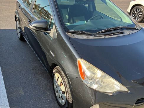 Used 2012 Toyota Prius C Three FWD image 4