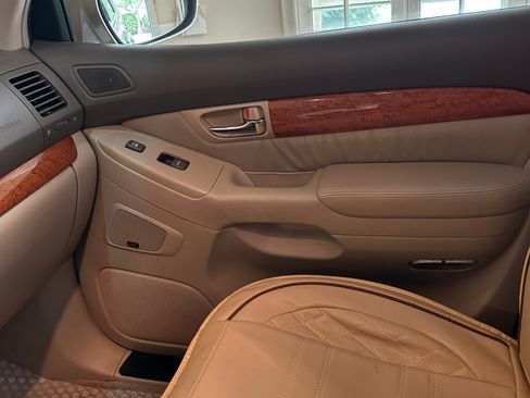 Used 2005 Lexus GX 470 image 9