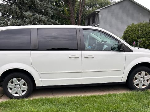 Used 2010 Dodge Grand Caravan SE FWD image 6