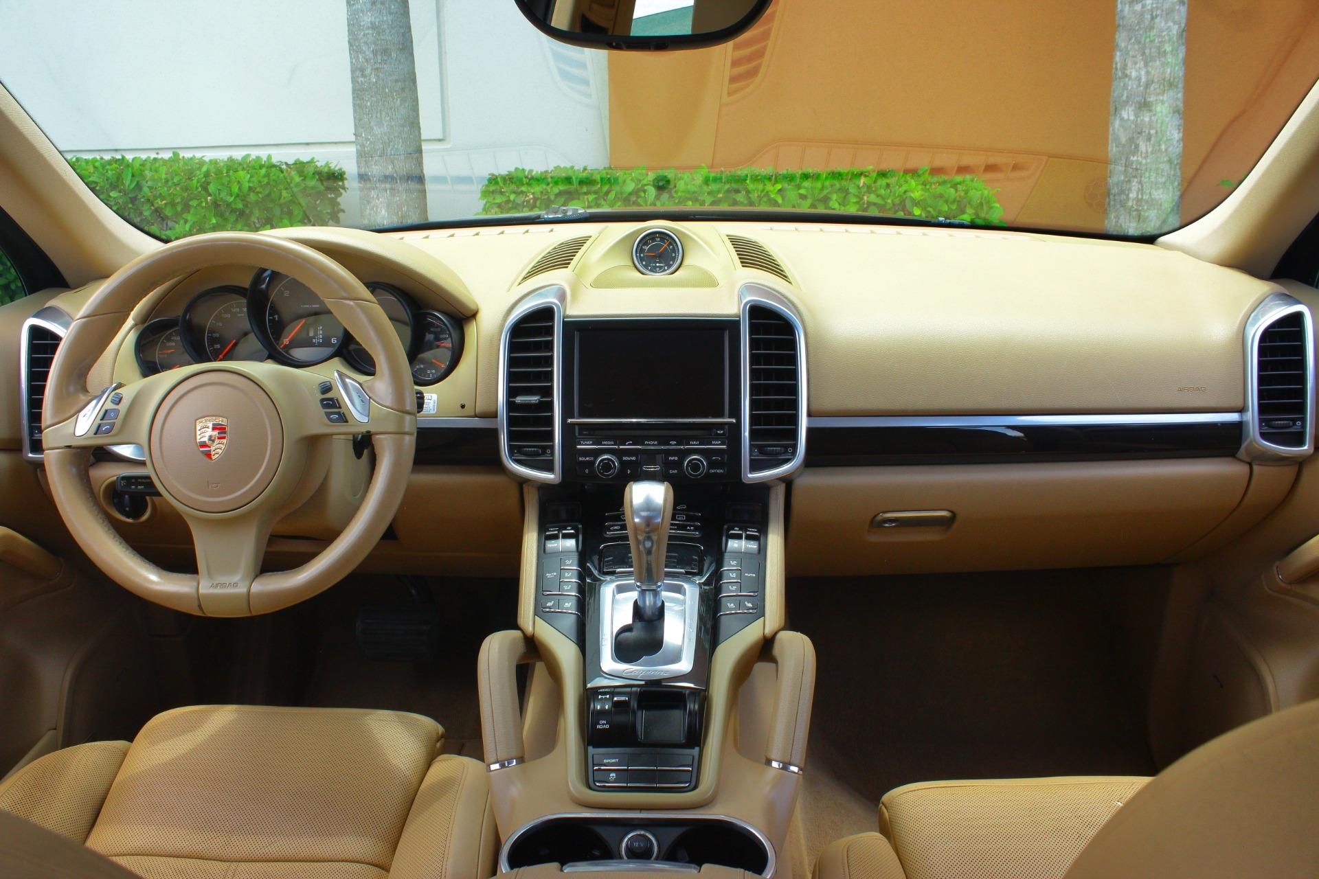 Used 2014 Porsche Cayenne Diesel AWD/4WD image 28