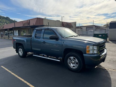 Used 2010 Chevrolet Silverado 1500 LT w/ Power Pack Plus image 11