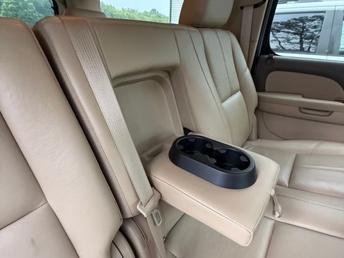 Used 2011 Chevrolet Suburban LT w/ Luxury Package AWD/4WD image 19
