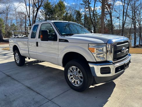 Used 2016 Ford F250 XL w/ XL Appearance Package image 4
