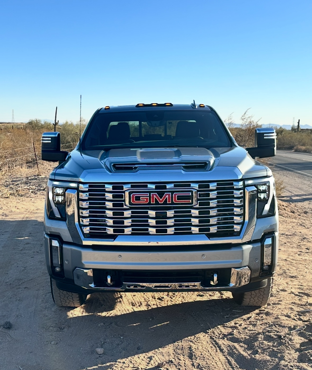 Used 2024 GMC Sierra 3500 Denali w/ Denali Reserve Package AWD/4WD image 1