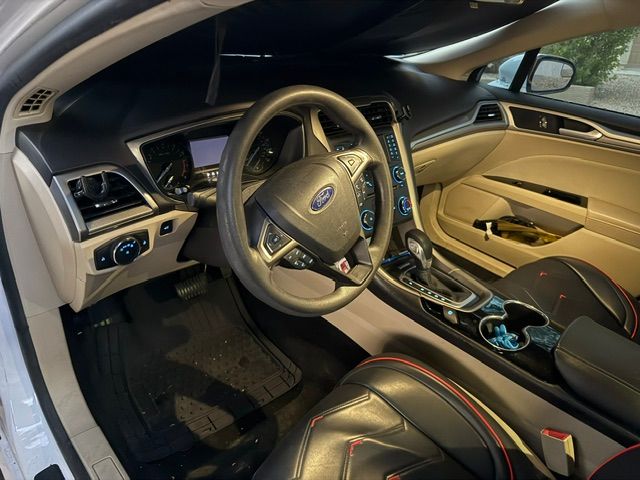 Used 2016 Ford Fusion SE FWD image 12