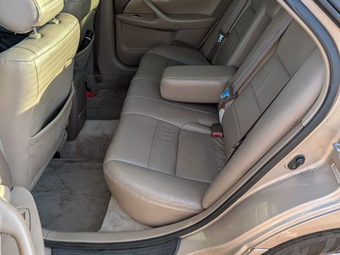 Used 2001 Toyota Camry LE image 17