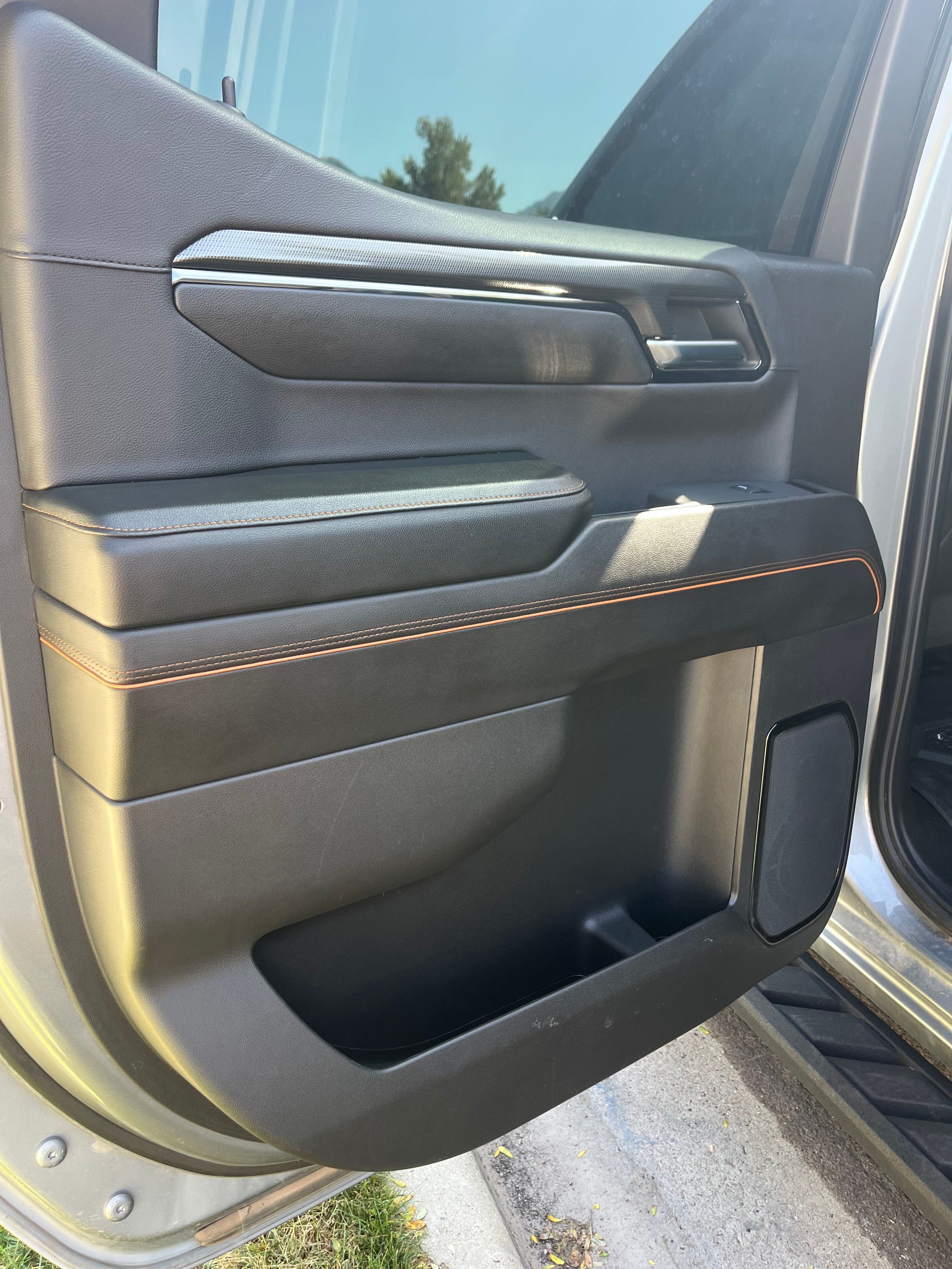 Used 2024 GMC Sierra 1500 AT4 w/ Technology Package AWD/4WD image 16