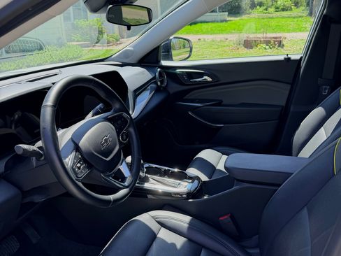 Used 2024 Chevrolet Trax ACTIV FWD image 9