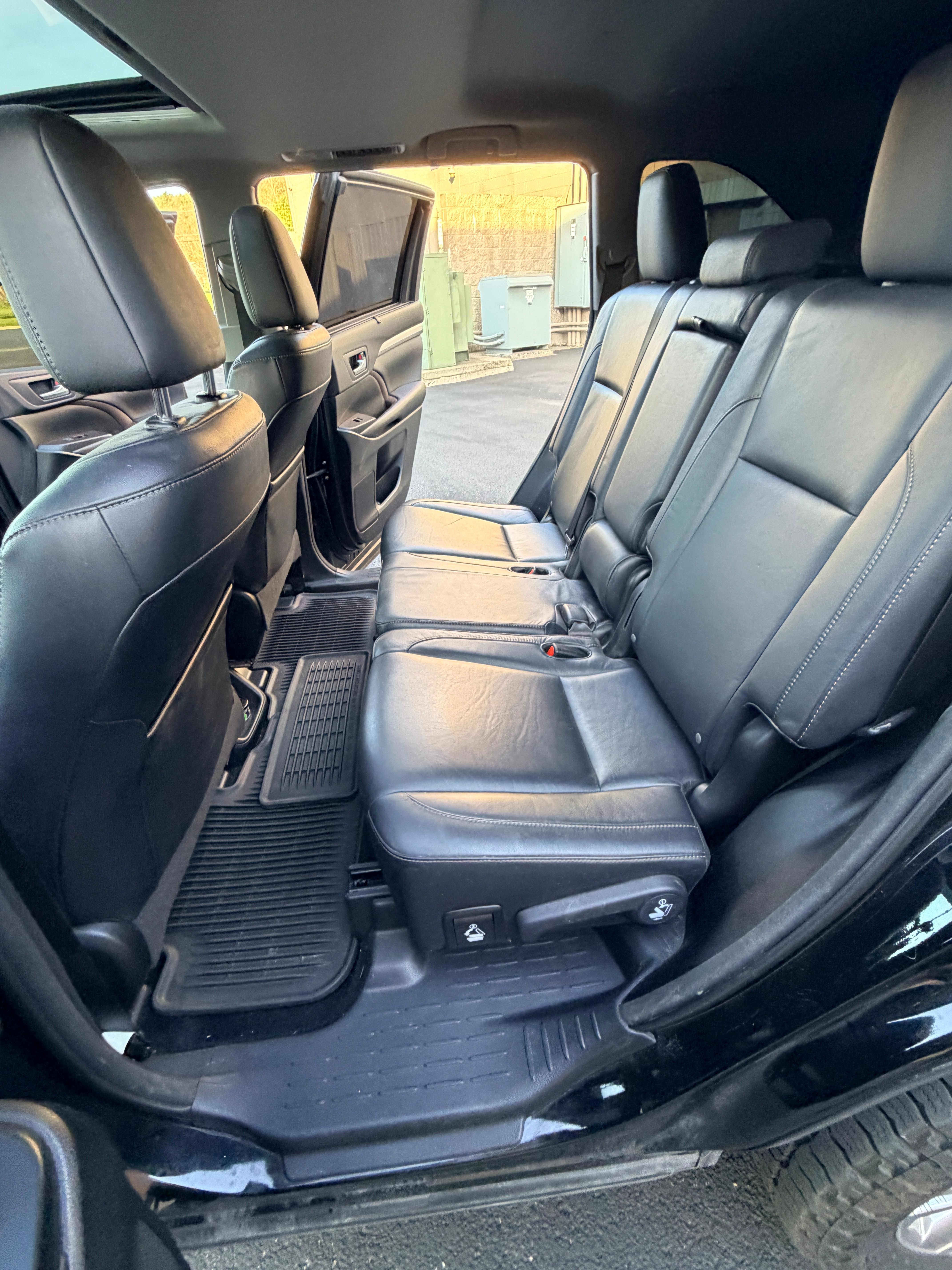 Used 2015 Toyota Highlander XLE AWD/4WD image 9
