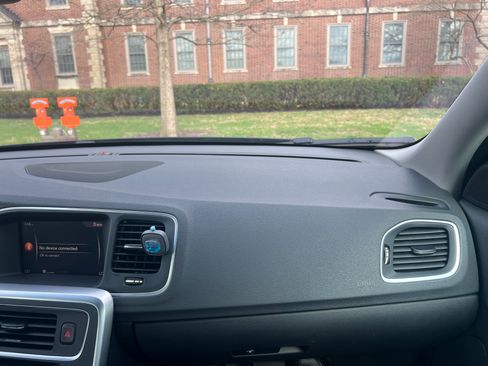 Used 2017 Volvo S60 T5 Inscription image 20