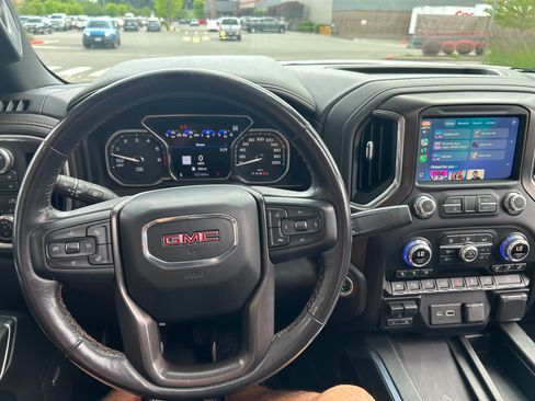 Used 2021 GMC Sierra 1500 AT4 w/ Technology Package AWD/4WD image 11