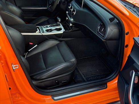 Used 2019 Kia Stinger GTS image 4