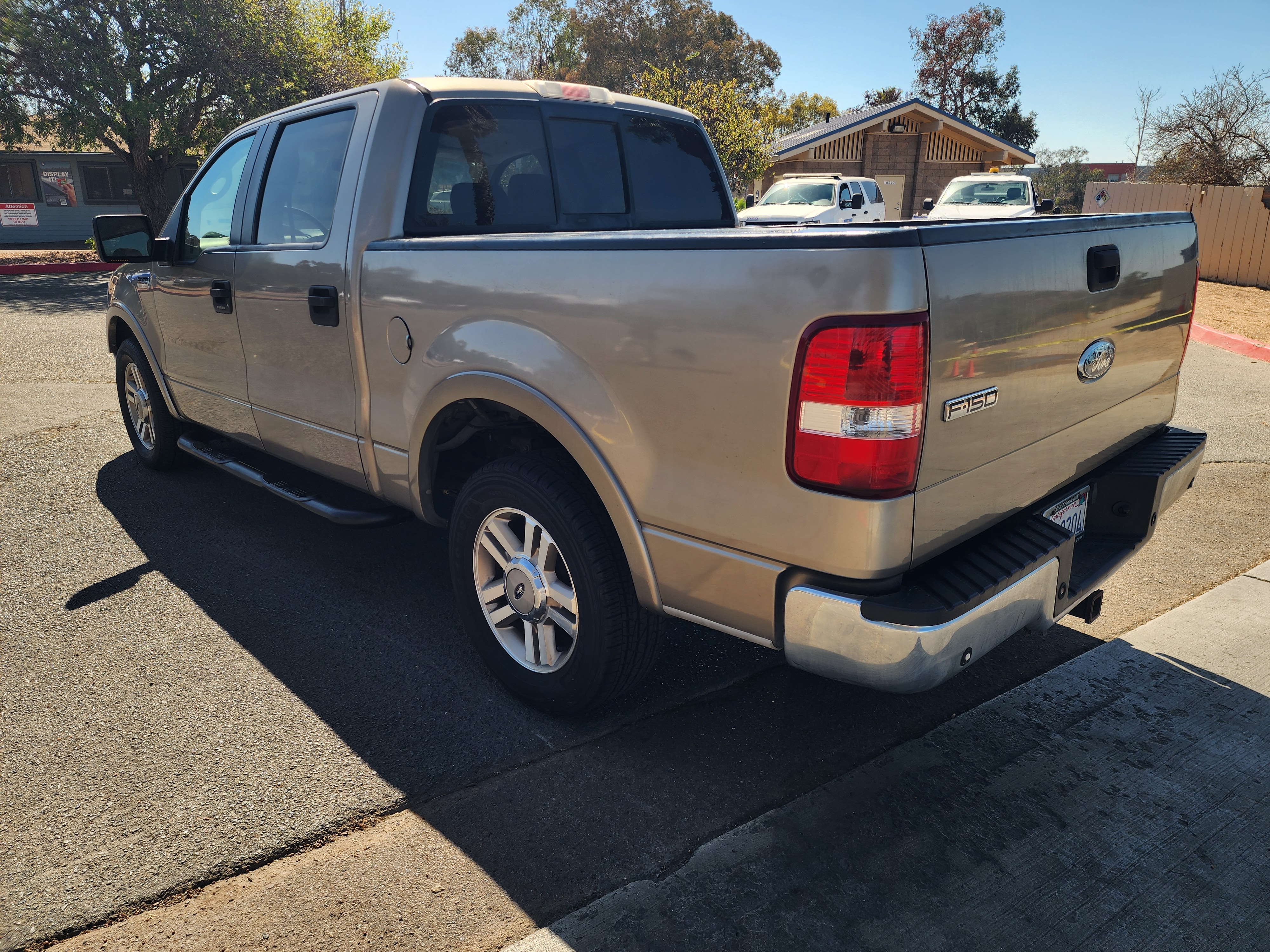 Used 2005 Ford F150 Lariat RWD image 9