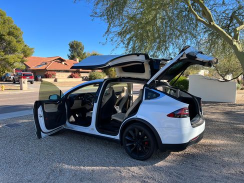 Used 2017 Tesla Model X P100D image 24