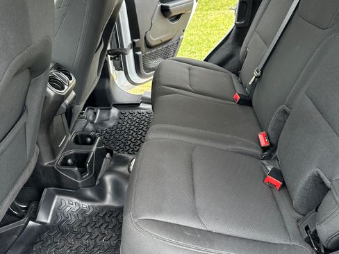 Used 2021 Jeep Wrangler Unlimited Sport image 6