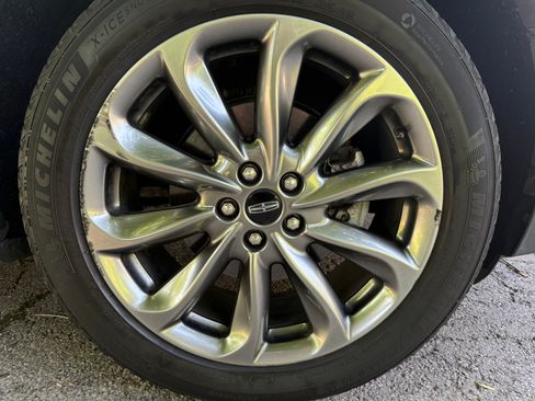 Used 2020 Lincoln Corsair AWD w/ Premium Package image 5