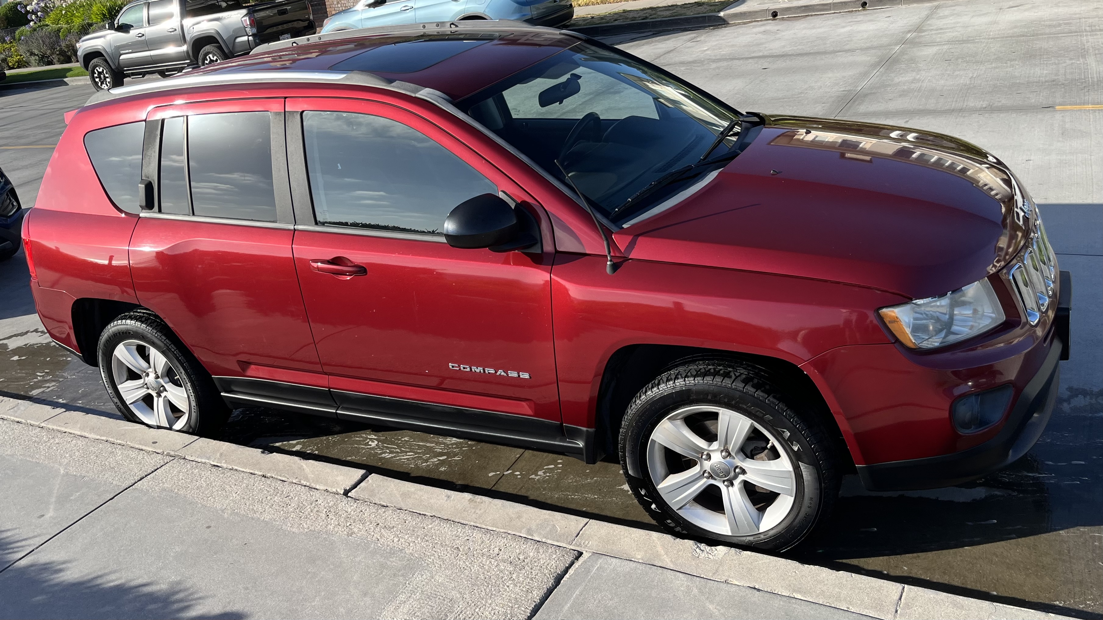 Used 2012 Jeep Compass Latitude w/ Sun/Sound Group FWD image 10
