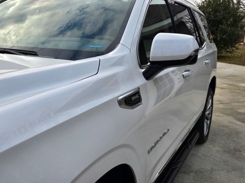 Used 2024 GMC Yukon Denali w/ Advanced Technology Package image 5