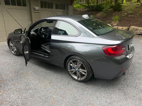 Used 2015 BMW M235i xDrive Coupe AWD/4WD image 8