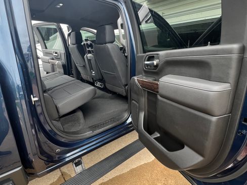 Used 2022 GMC Sierra 2500 SLE w/ Preferred Package AWD/4WD image 11