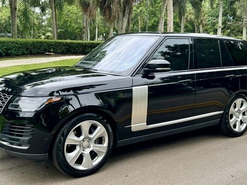 Used 2020 Land Rover Range Rover HSE image 1