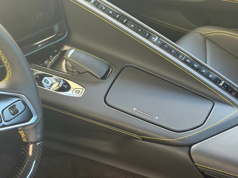 Used 2025 Chevrolet Corvette Z06 image 10