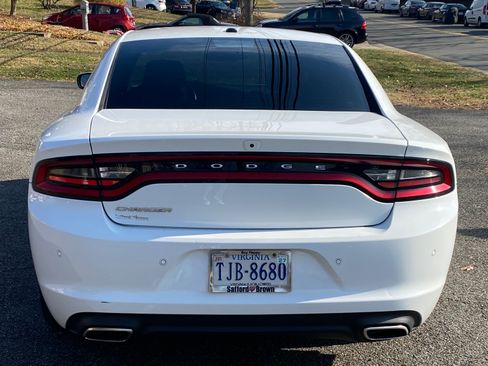 Used 2022 Dodge Charger SXT w/ Leather Interior Group image 5