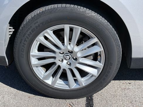 Used 2017 Jaguar F-PACE Prestige image 32