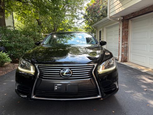 Used 2014 Lexus LS 460 AWD w/ Comfort Package image 1
