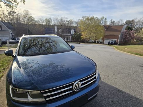 Used 2018 Volkswagen Tiguan SEL image 5