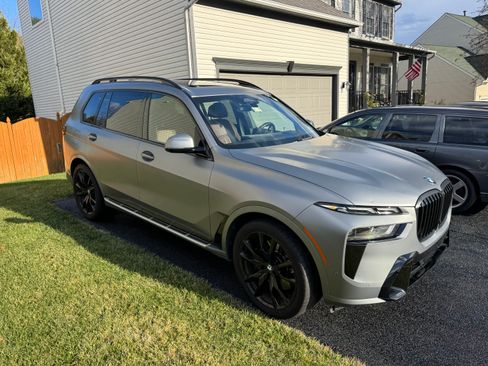 Used 2023 BMW X7 xDrive40i w/ M Sport Package image 4