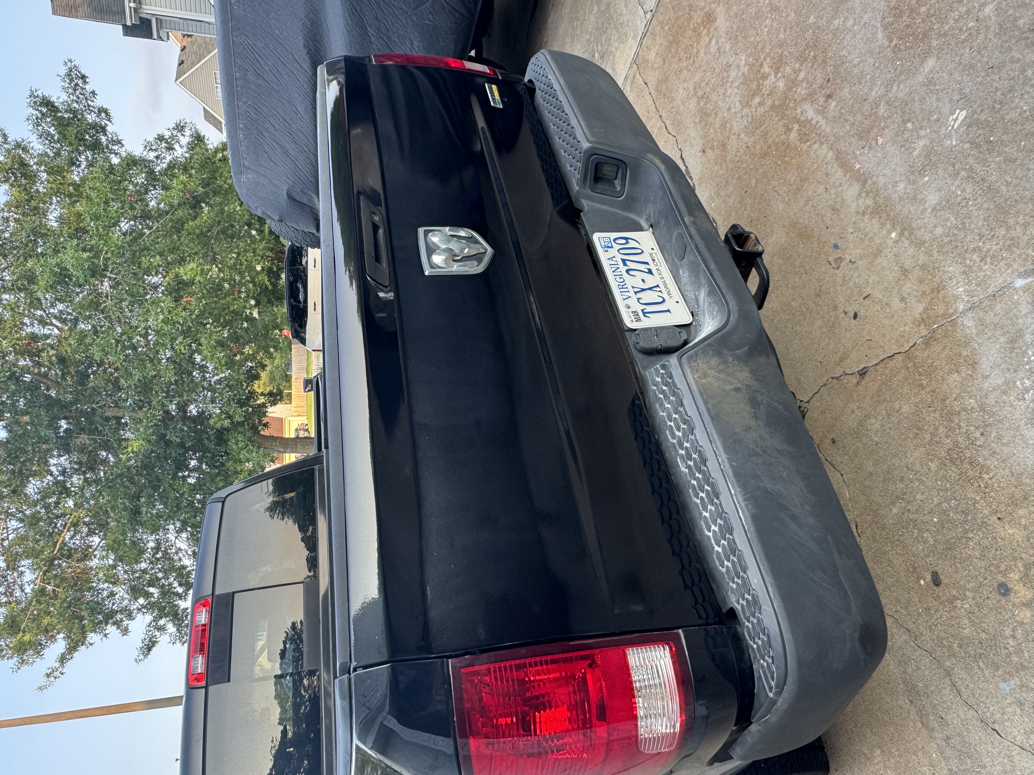 Used 2017 RAM 1500 Classic SLT RWD image 8