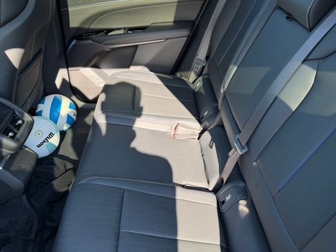 Used 2025 Cadillac Lyriq Luxury RWD image 4