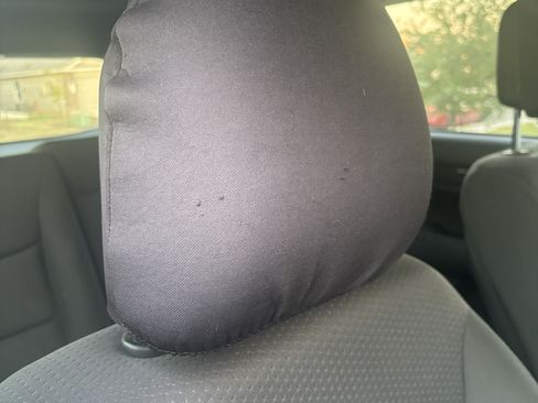 Used 2011 Kia Sorento LX w/ Convenience Pkg image 16