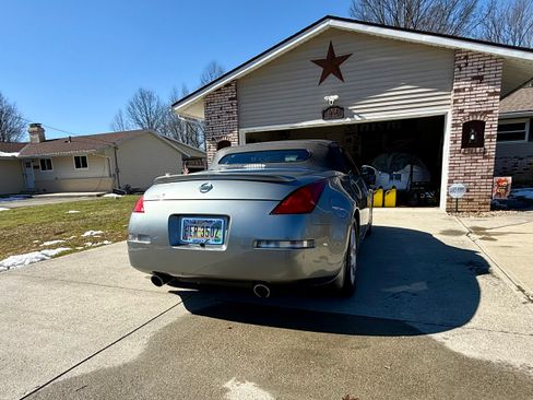 Used 2004 Nissan 350Z Touring image 14