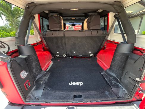 Used 2013 Jeep Wrangler Unlimited Sport AWD/4WD image 10