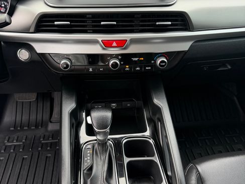 Used 2021 Kia Telluride LX image 13