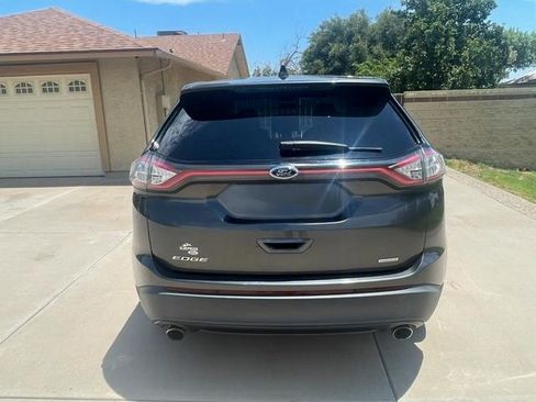 Used 2018 Ford Edge SE FWD image 6