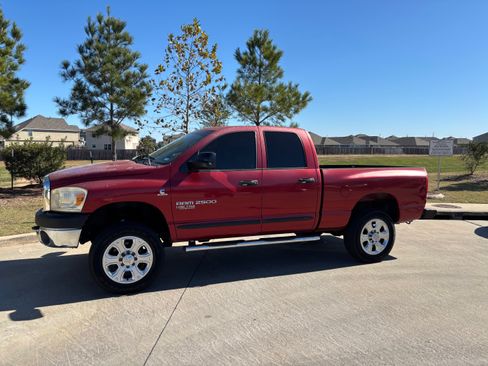 Used 2006 Dodge Ram 2500 Truck SLT image 1