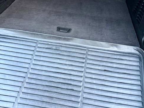 Used 2017 Chevrolet Suburban Premier image 17