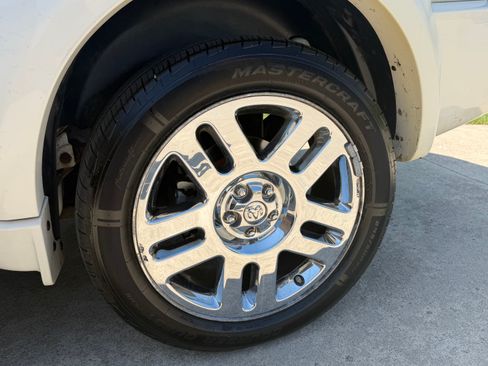 Used 2008 Dodge Nitro R/T image 21