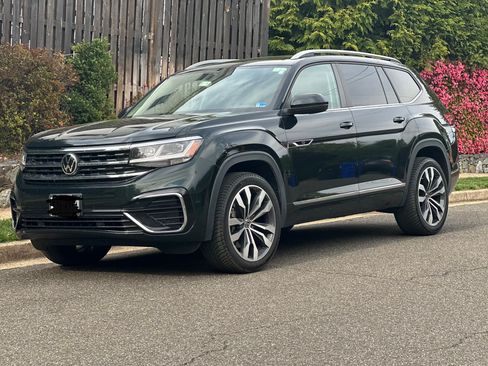 Used 2021 Volkswagen Atlas SEL R-Line image 2