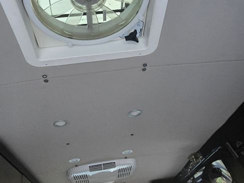 Used 2021 Mercedes-Benz Sprinter 2500 image 26